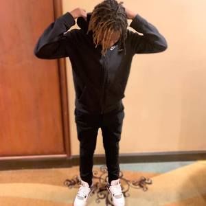 Meet your Posher, Jayy